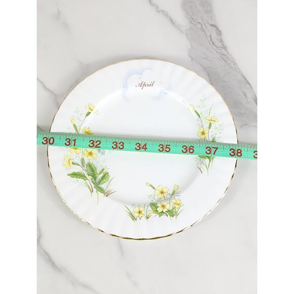 Royal Albert April Primrose Wild Flower Year 1987 Bone China 8" Wall Decor Vtg - Picture 11 of 11